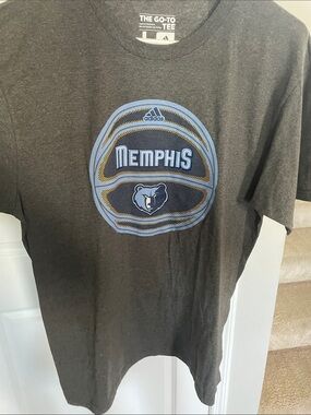 Men’s adidas Memphis Grizzlies Logo Tee with Blue & Gold Accents Large NWT